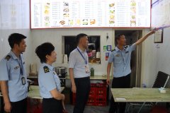 市常委会监视查抄校园周边食物平安监督 
